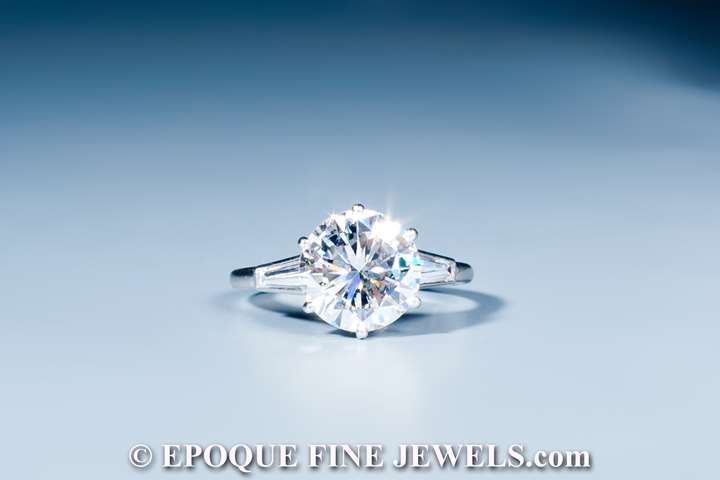 A diamond solitair ring,